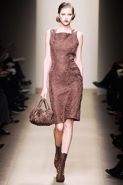 Look 15